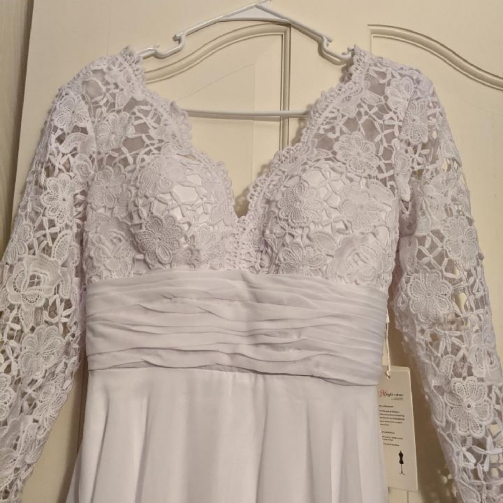 NWT Appliqued Wedding Gown 3/4 Sleeves White Sz 2